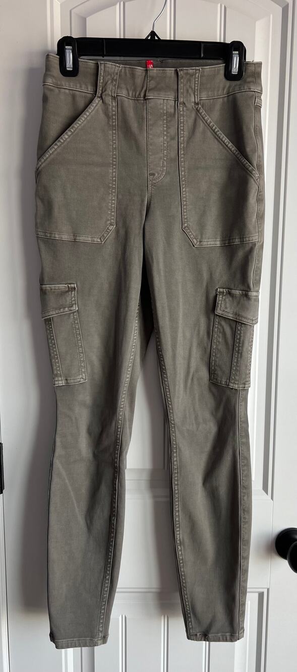SPANX Stretch Twill Ankle Cargo Pants - Size Small